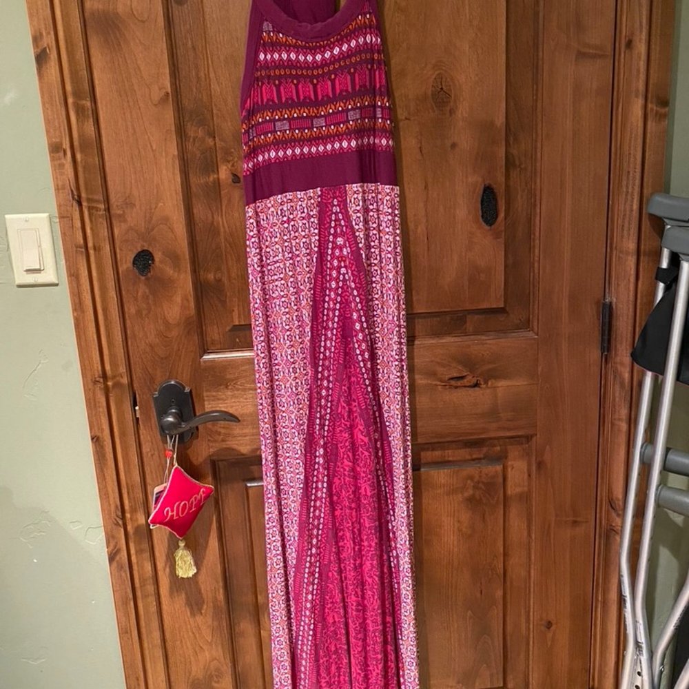 Athleta Maxi Dress Size M EUC Raspberry Pink